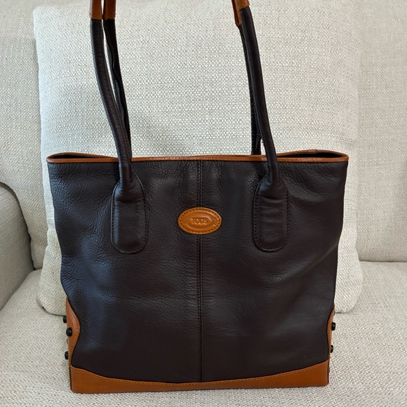 Tod's Handbags - Vintage Tod's Beige Brown
Pebbled Leather Gommino Tote Bag